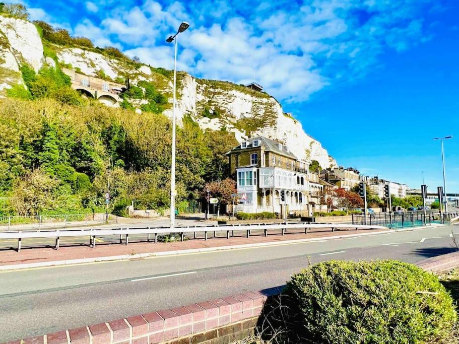 Flat 4 Marine Parade House, 1 East Cliff- Next To Dover Port, White Cliffs, Beach, Castle Exteriör bild