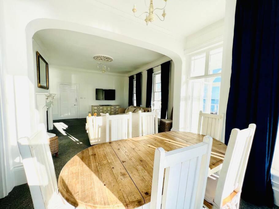 Flat 4 Marine Parade House, 1 East Cliff- Next To Dover Port, White Cliffs, Beach, Castle Exteriör bild