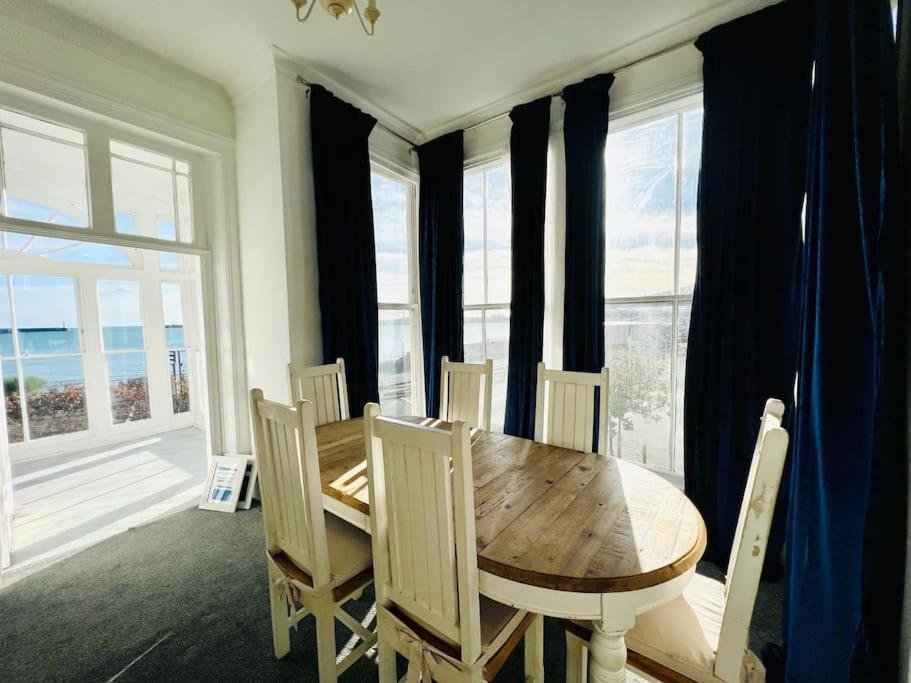 Flat 4 Marine Parade House, 1 East Cliff- Next To Dover Port, White Cliffs, Beach, Castle Exteriör bild